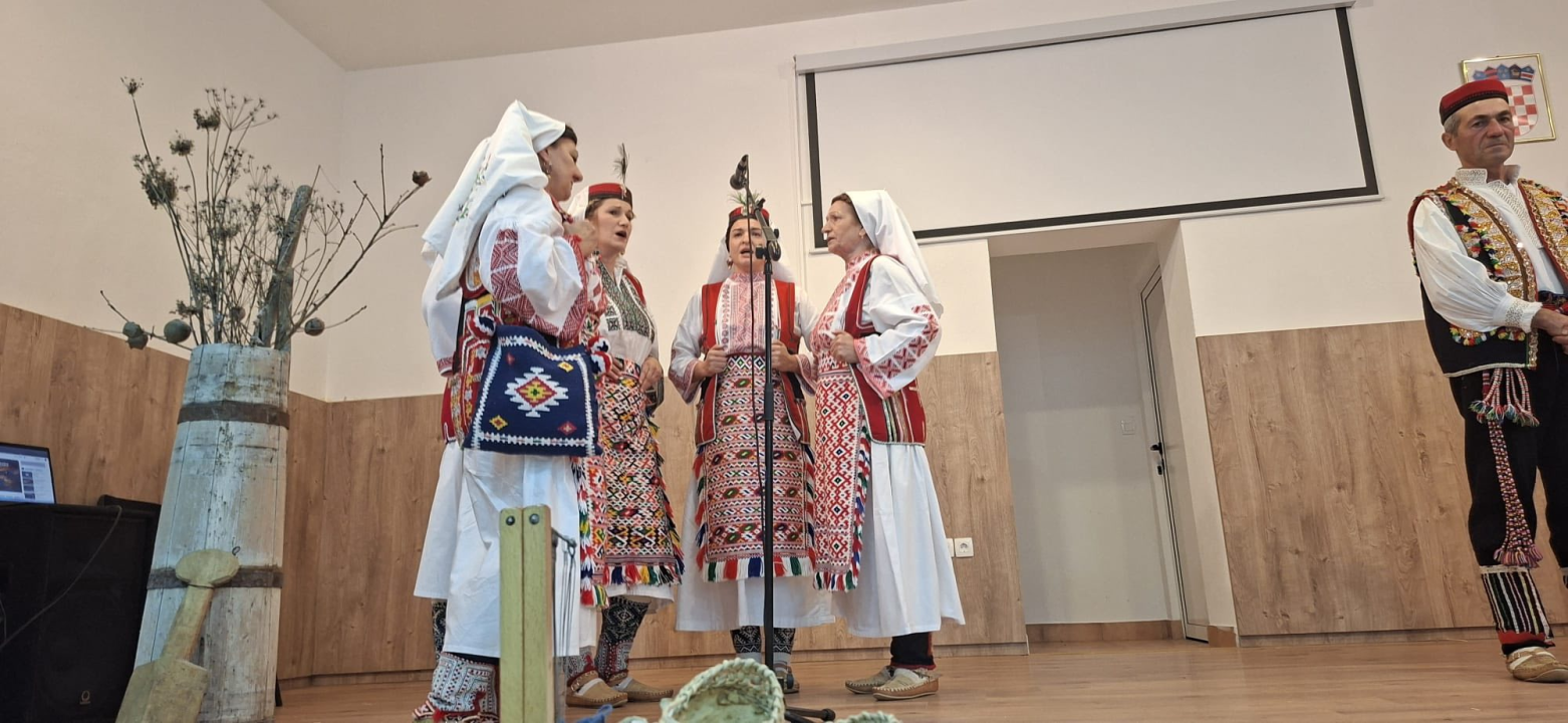 'Dinarsko silo' u Kijevu okupilo čuvare baštine, plesova i običaja 