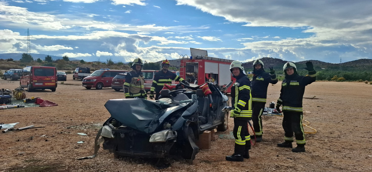Pirovački vatrogasci spremni za nove izazove, završena edukacija za spasilačke alate
