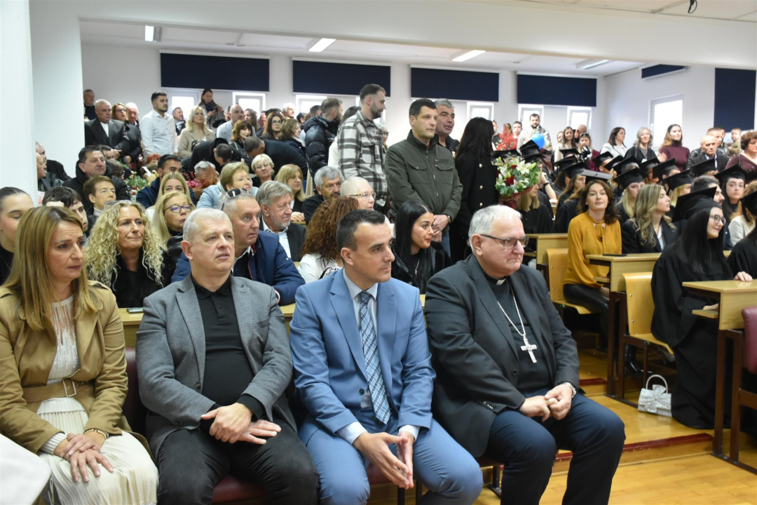 Promocija 76 prvostupnika i dodjela Dekanovih nagrada održana šibenskom Veleučilištu