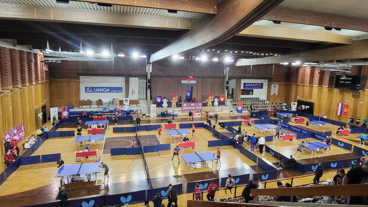 FOTO Stolnotenisačice Šibenika uspješne na kraju godine: tri medalje u Dubrovniku, četiri u Zagrebu