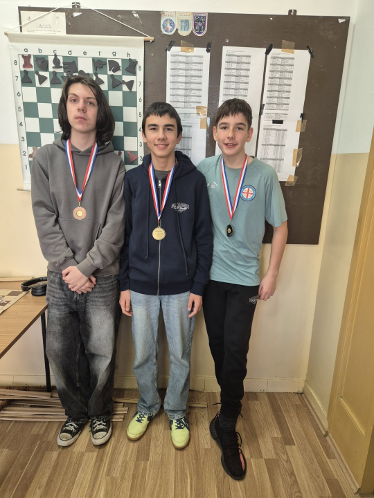 FOTO Šahovski klub Šibenik održao božićne turnire za mlade