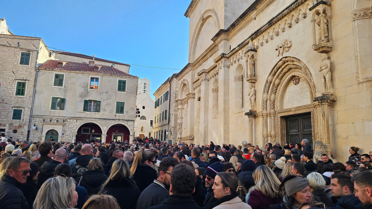 Šibenski glazbenici okupili mnoštvo ispred Katedrale na Stipanje