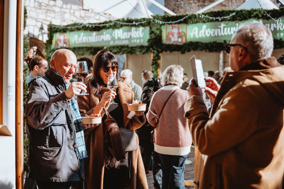 Vina, okusi i tradicija: Manifestacija Vino Dalmacije okupila dalmatinske vinare u Šibeniku
