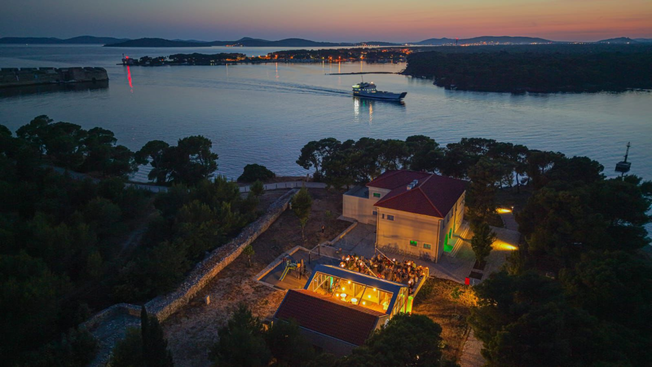 FOTO Dočekajte 2026. u Naturi uz vrhunske zalogaje, pjenušac i hitove koji vas neće pustiti s plesnog podija!