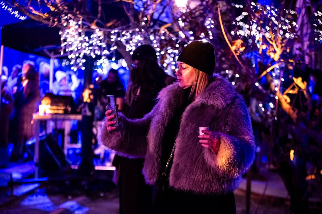 FOTO Šibenčani i gosti guštali u najluđoj noći na nekoliko lokacija, nije ih omela ni hladnoća