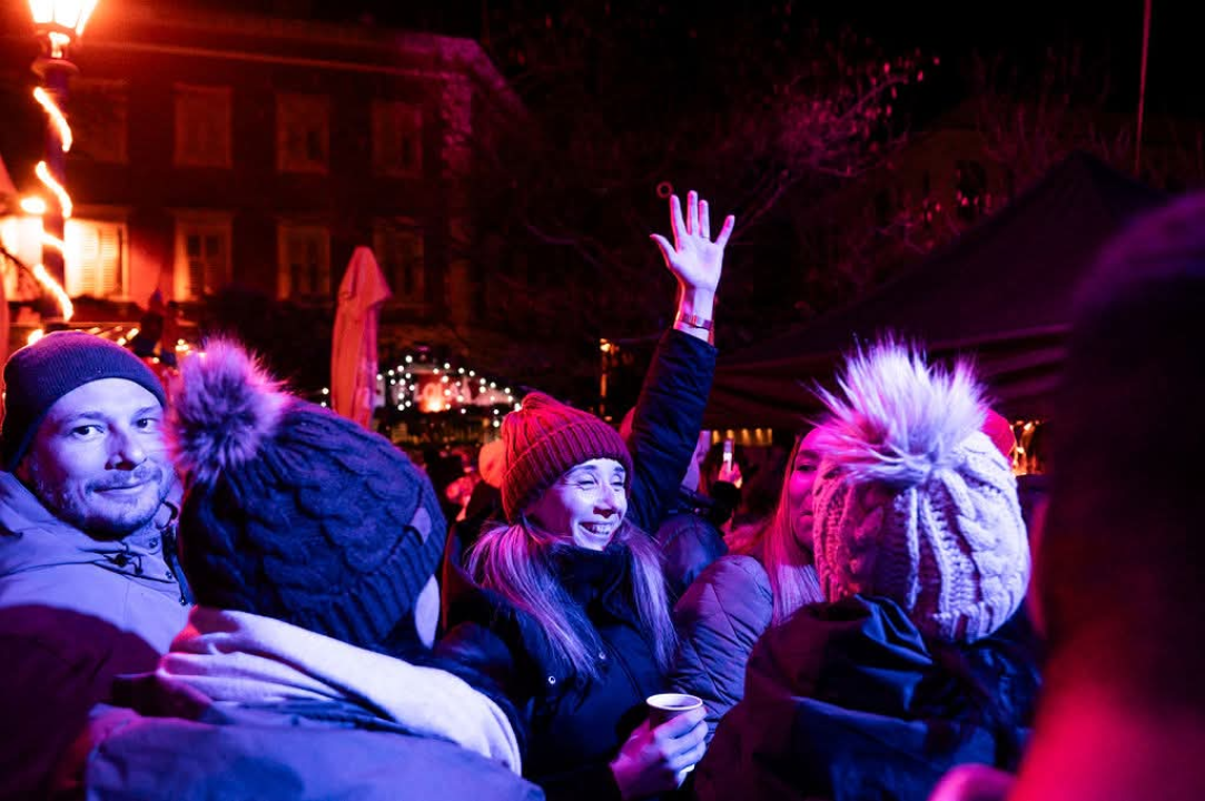 FOTO Šibenčani i gosti guštali u najluđoj noći na nekoliko lokacija, nije ih omela ni hladnoća