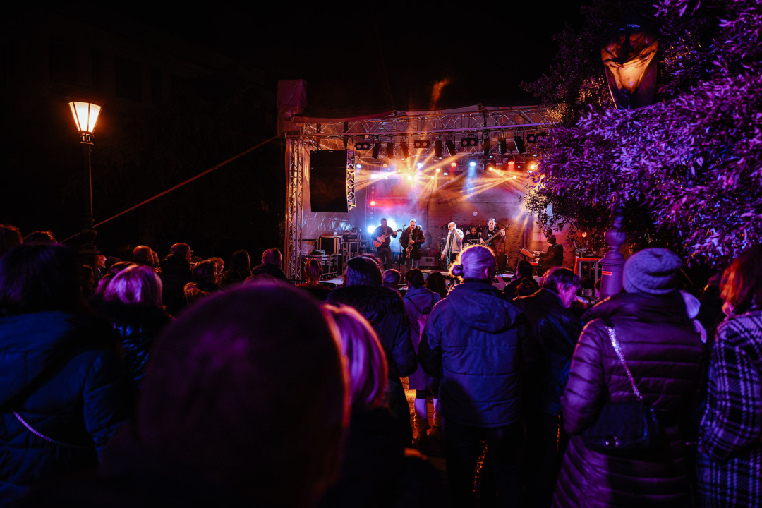 Dino Dvornik Tribute Band rasplesao publiku na šibenskoj Adventuri