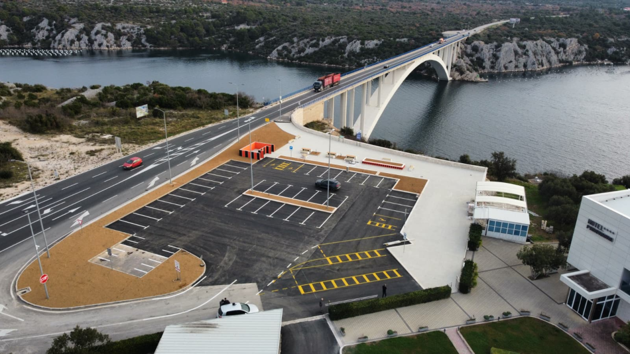 FOTO Odmorište na Šibenskom mostu ide u redizajn: 'Imali smo najbolju namjeru, a upali smo u navijački sukob'