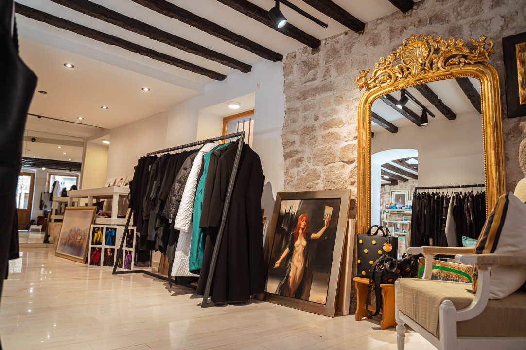 FOTO Otkrijte novu keramiku, odlične popuste na modne kolekcije i pogodnosti Silver kartice u Galeriji Juraj Dalmatinac!