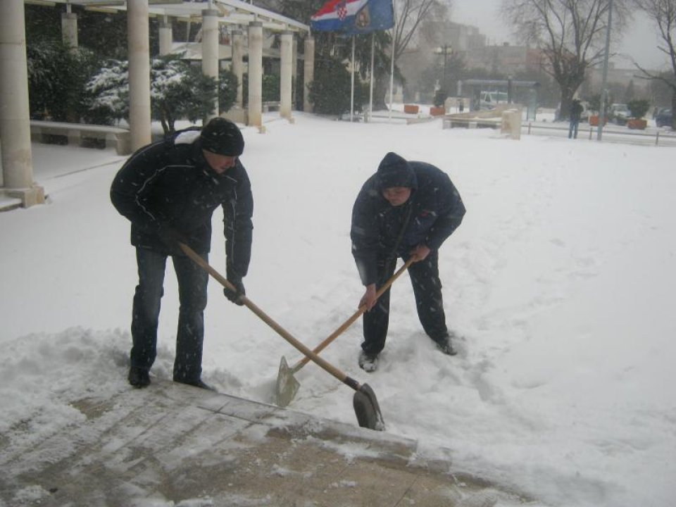 Prije 14 godina Šibenik je bio potpuno zatrpan snijegom