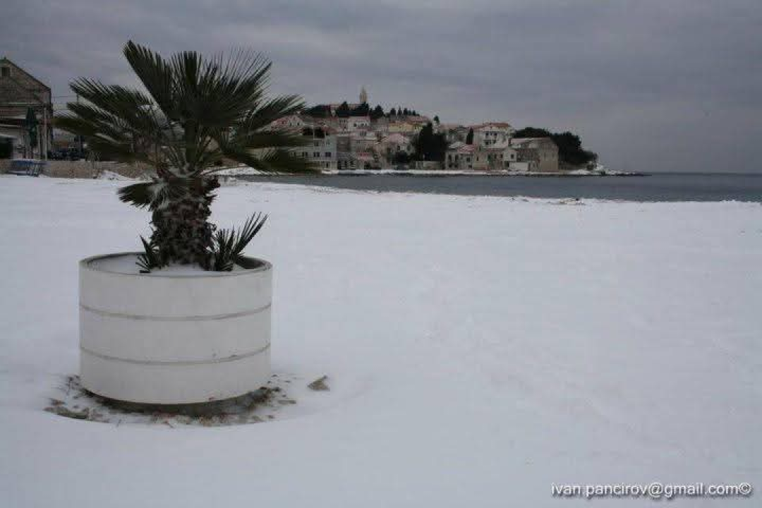 Prije 14 godina Šibenik je bio potpuno zatrpan snijegom