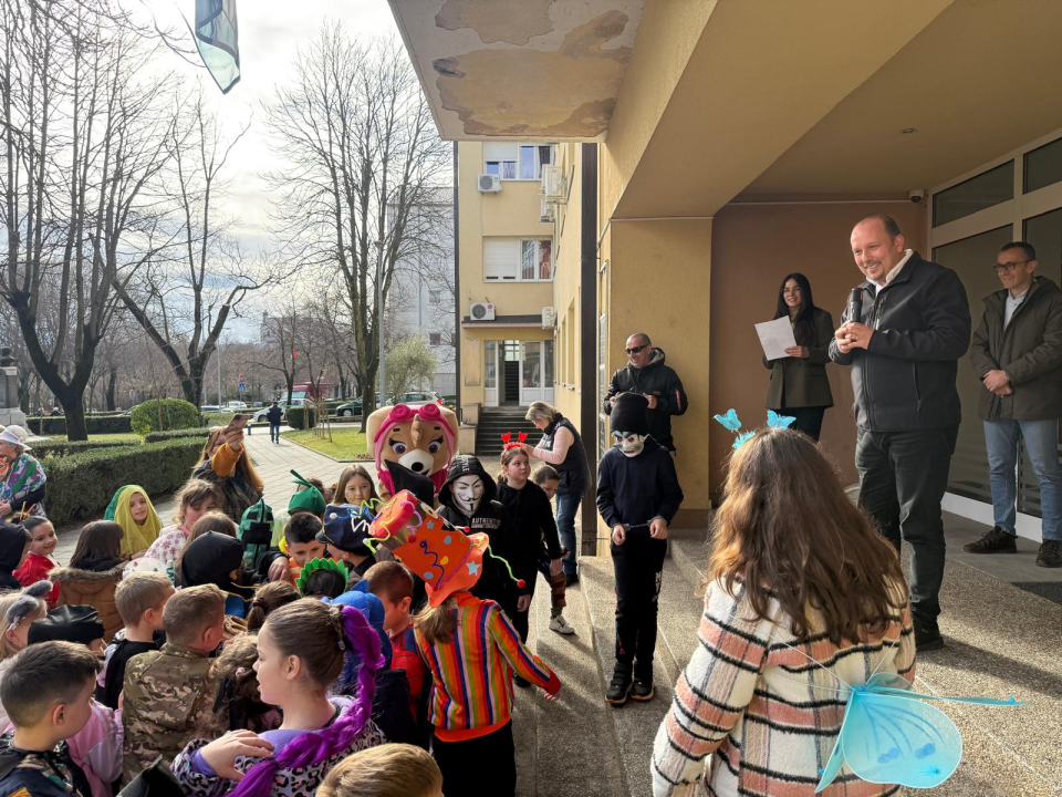 Maškare preuzele ključeve grada Knina