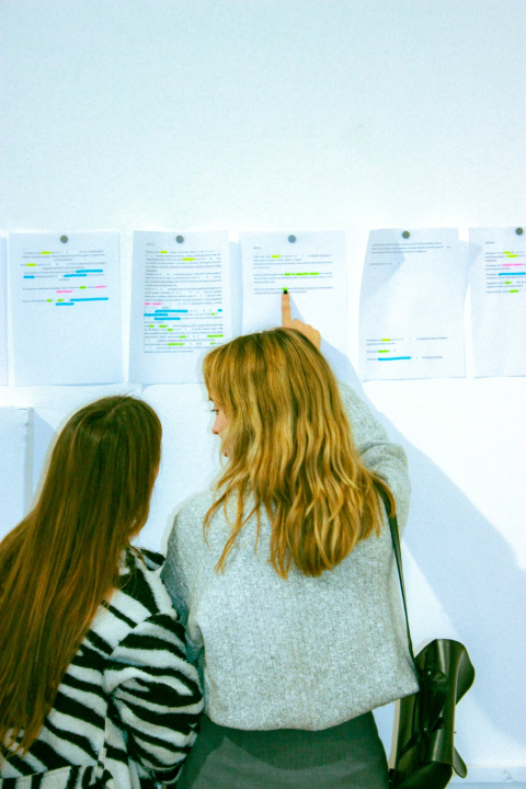 Otvorena izložba 'Zahvale doktora' šibenskog dizajnera Duje Kodžomana