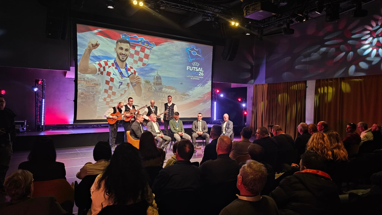 Učenici Ekonomske škole Šibenik prisustvovali dočeku Franca Jelovčića 