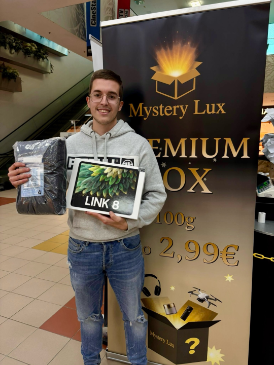 Shopping spektakl u Dalmareu: Stiglo 10 tona izgubljenih paketa koji će napokon dobiti vlasnike