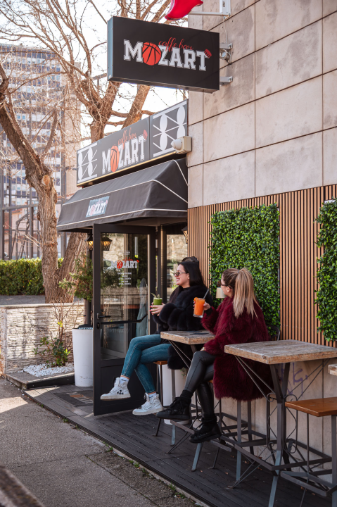 FOTO U Mozartu zaplešite uz Daleku obalu, a opustite se uz Paint & Wine!