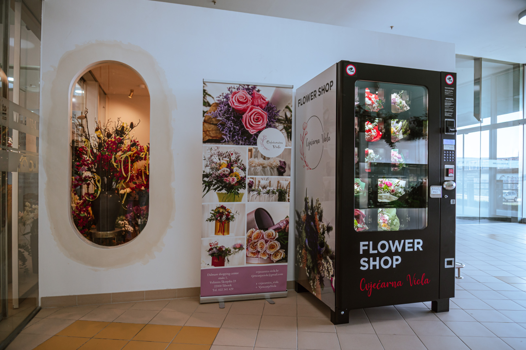 FOTO Šibenik dobio cvjetomat: Buketi iz cvjećarnice Viola dostupni 24 sata dnevno!