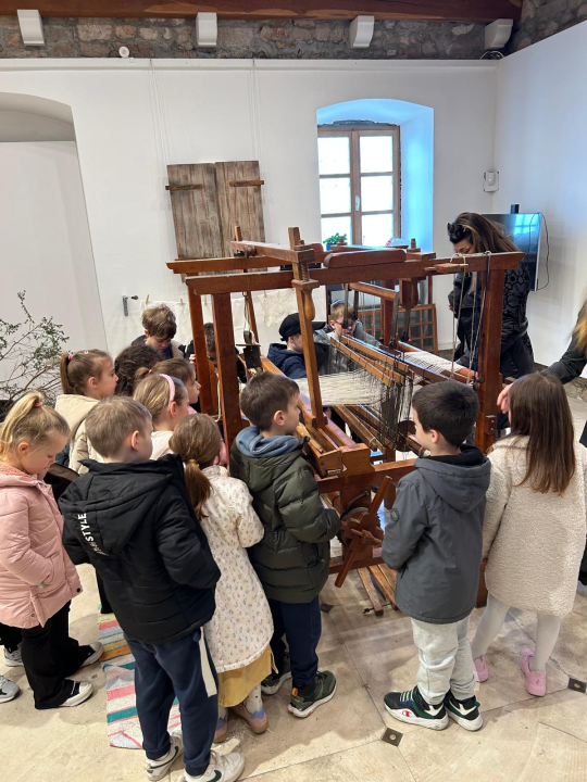 Šibenski mališani u Muzeju saznali kako su naši stari živjeli prije 100 godina