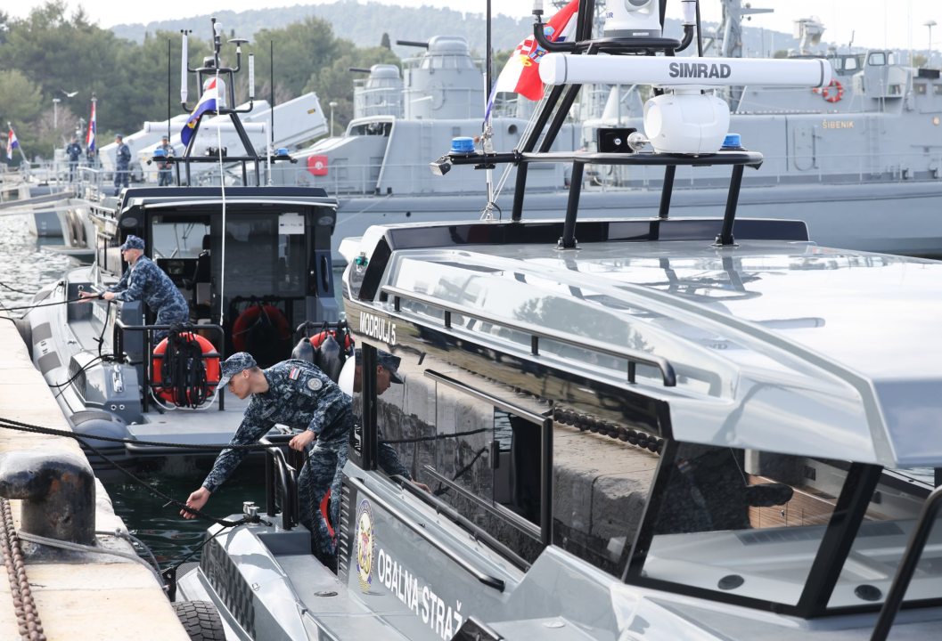 'Šibenski Modrulji' u Splitu predani Obalnoj straži RH 