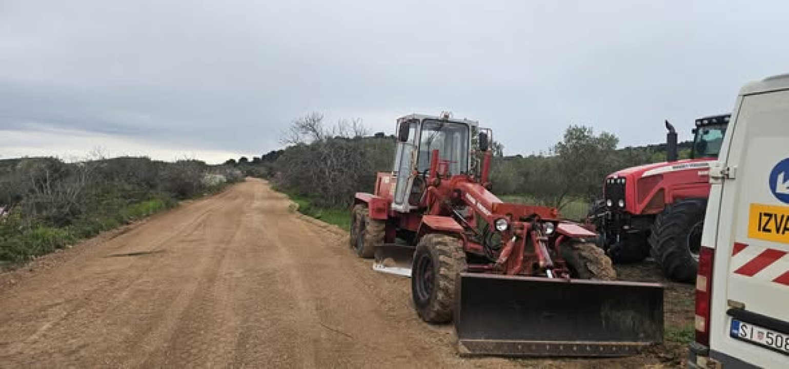 Saniran 'put kroz polje' koje spaja Murter i Betinu