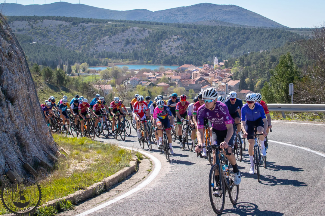 FOTO Biciklistička utrka '5. Skradin Granfondo' nudi uzbudljivi brdski cilj i spektakularnu trasu kroz NP Krka
