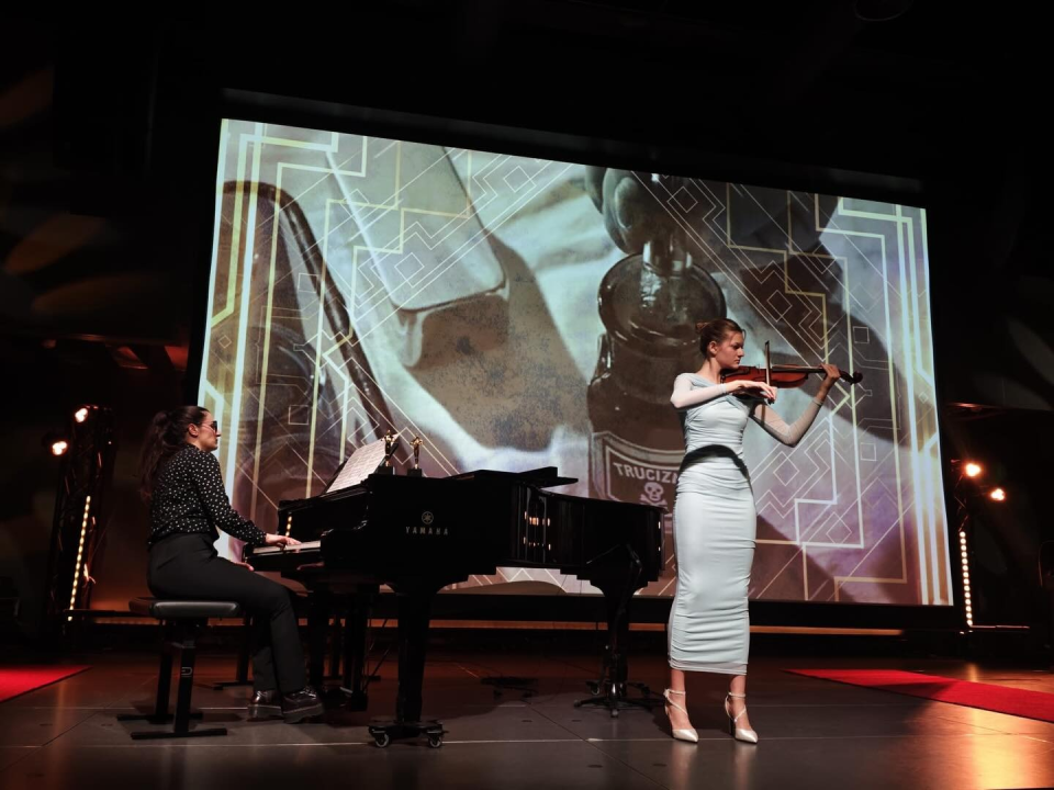 Učenici šibenske glazbene škole koncertom donijeli Hollywood u Arsen