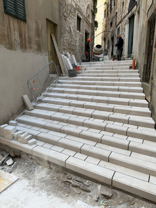 Stepenice u Ulici Jurja Barakovića uskoro u novom ruhu: Radovi u završnoj fazi