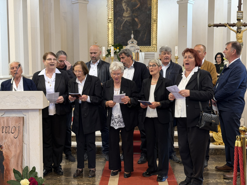 Smotra izvornog pučkog crkvenog pjevanja Šibenske biskupije održana u Primoštenu
