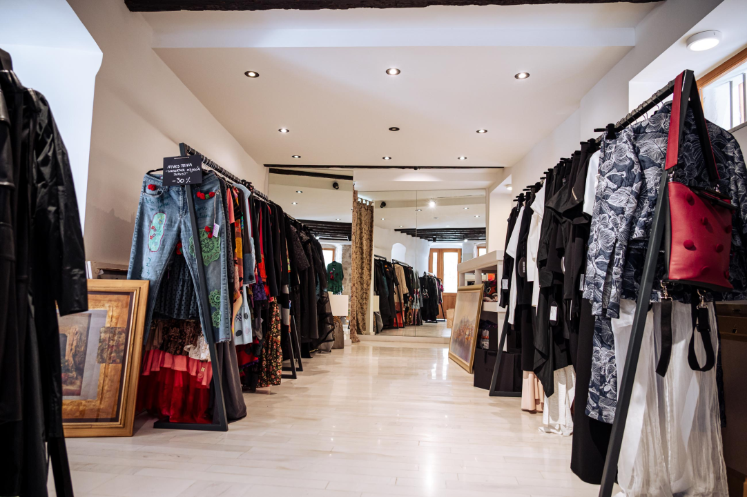 FOTO Ugrabite djela Murtića i Pulitike uz odlične popuste u Galeriji Juraj Dalmatinac!