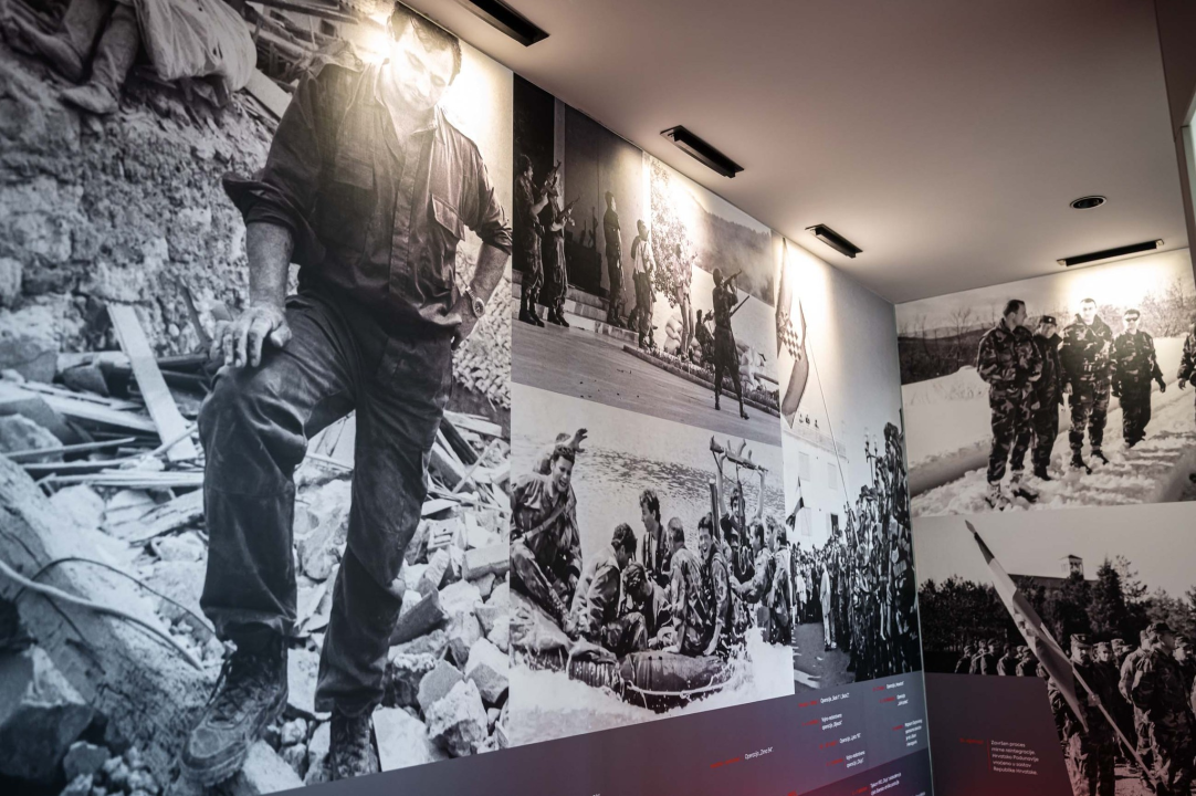 FOTO Ponos i suze na otvaranju šibenske Spomen-sobe hrvatskih branitelja: Imena ispisana u ovoj dvorani neka budu uzori našim mladima