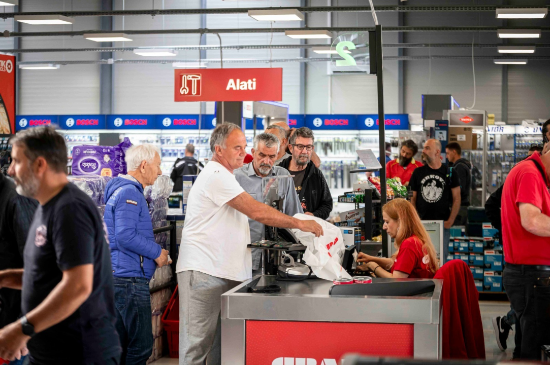 FOTO 6. lipnja u Građa prodajnim centrima više od 50.000 artikala na popustu! 
