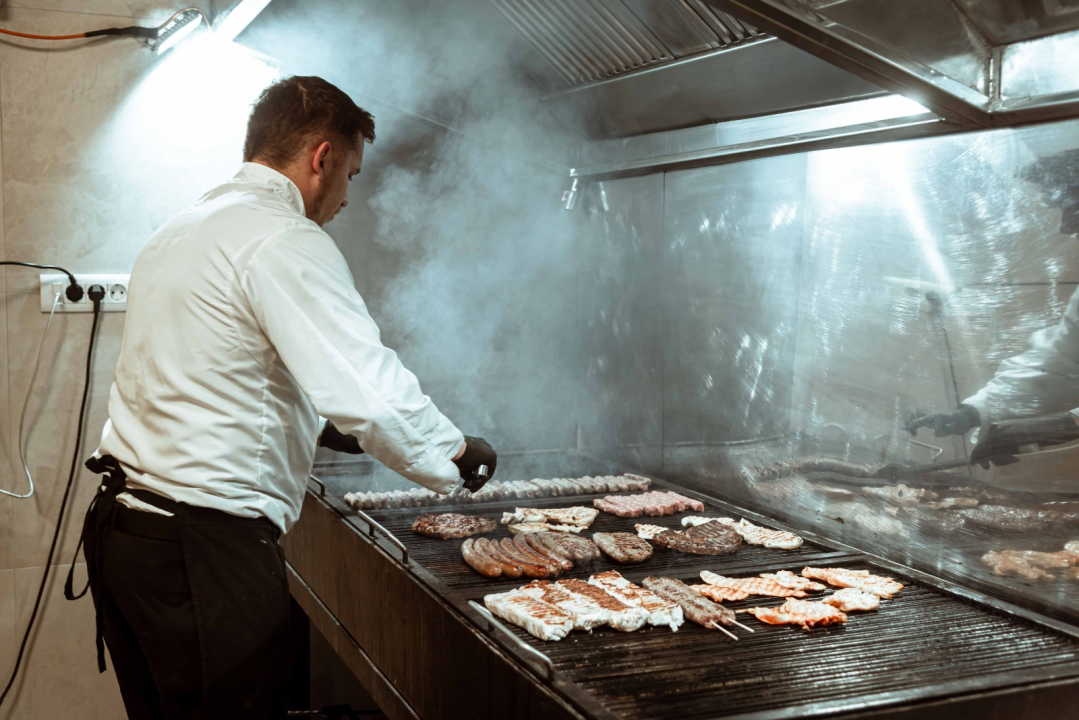 FOTO Tražite siguran posao? Leonardo BBQ & More širi svoj tim!