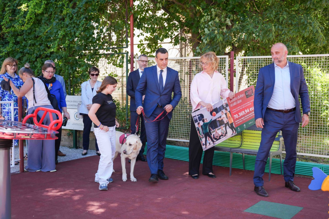 Centar Šubićevac dobio novo senzorno igralište