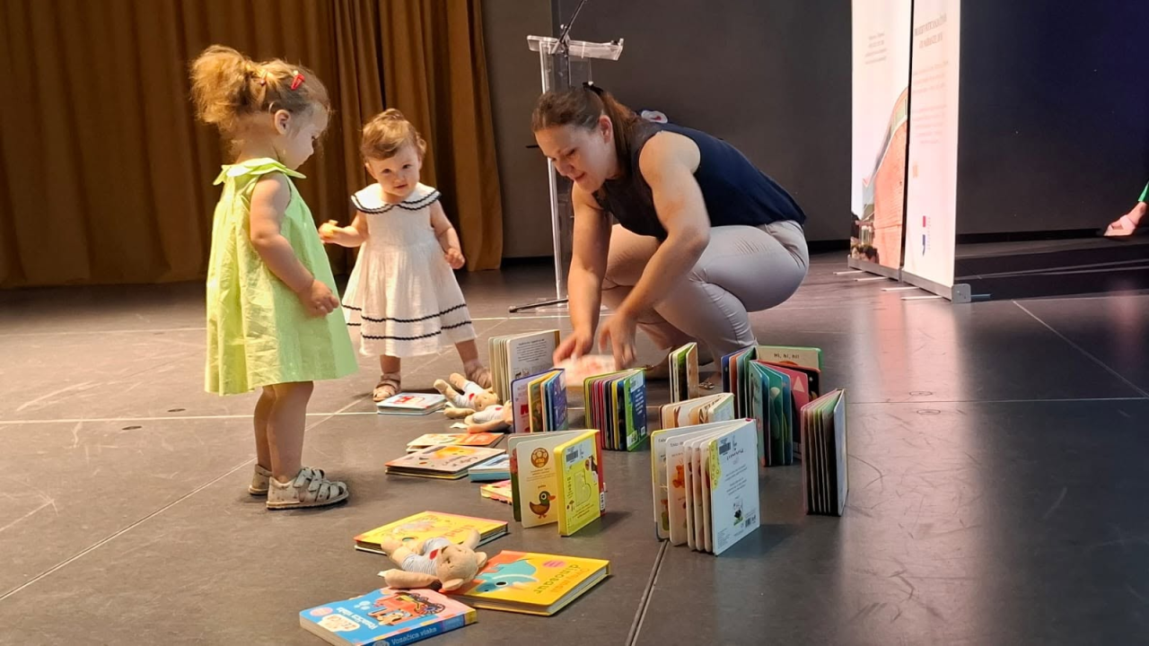 Poticanje čitanja od najmanjih nogu: Svečana dodjela poklona u sklopu projekta 'Moja prva knjiga'