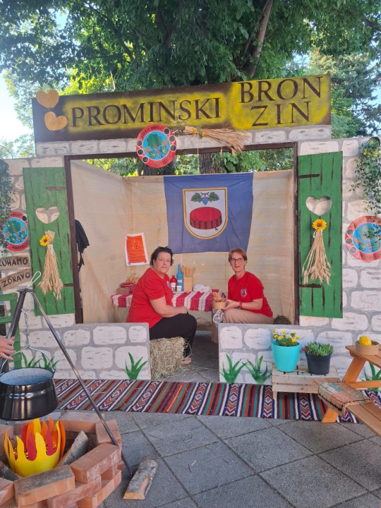 Održan 8. Prominski bronzin u Oklaju: Obilje dobre hrane, pjesme, smijeha i druženja