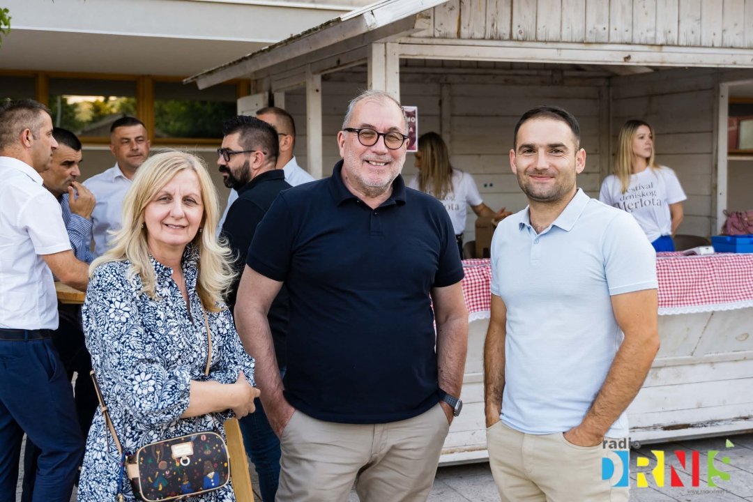 Festival drniškog merlota nastavlja se večeras: Vinari, delicije, Igor Cukrov i navijanje za Vatrene