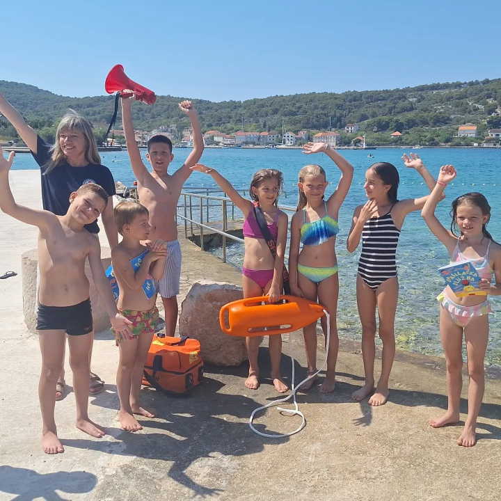 Na Zlarinu održana edukacija o sigurnosti na vodi