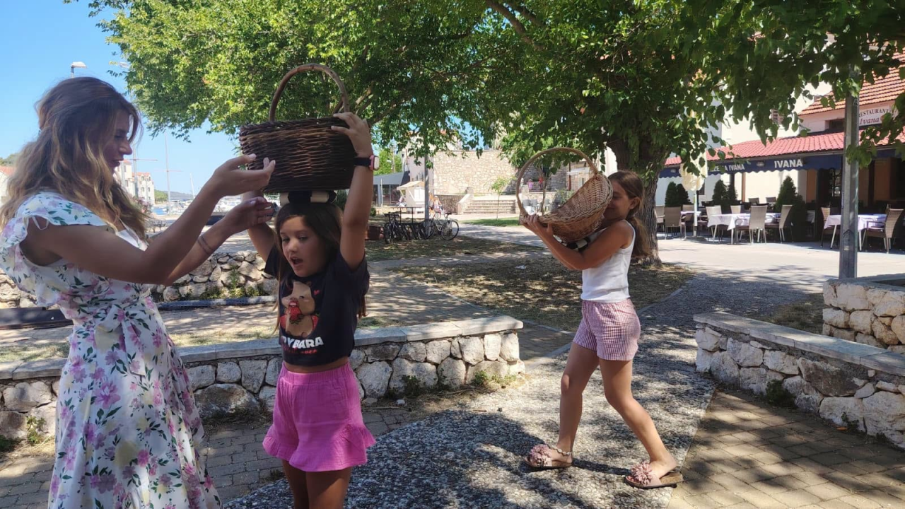 Radionica u sklopu 'Zlarinskog lita' djeci približila tradicijske običaje