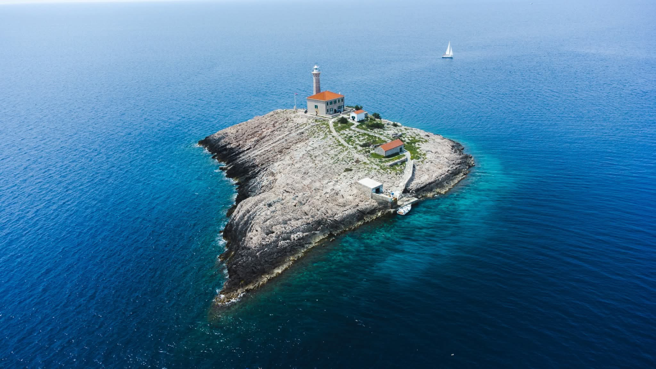Jedan od simbola šibenskog arhipelaga: Priča o Blitvenici koji prkosi svim olujama