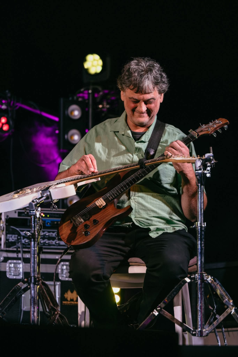 Charlie na dvije gitare oduševio Barone: Publika uživala u vrhunskoj jazz večeri