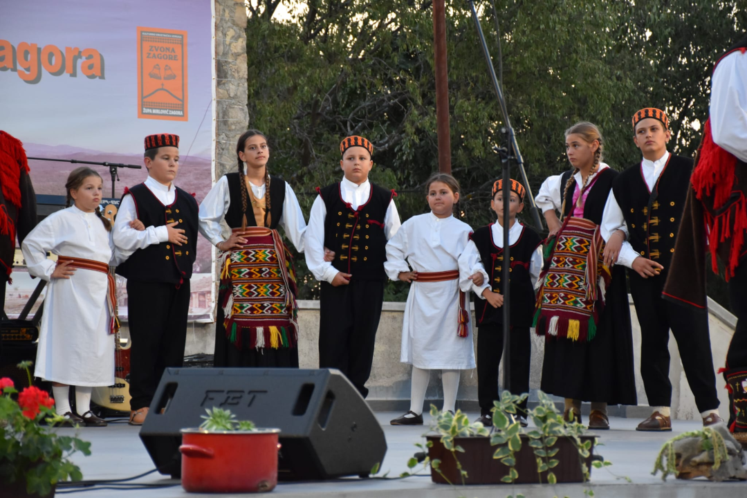 FOTO Tradicionalna Večer folklora održana u Mirloviću