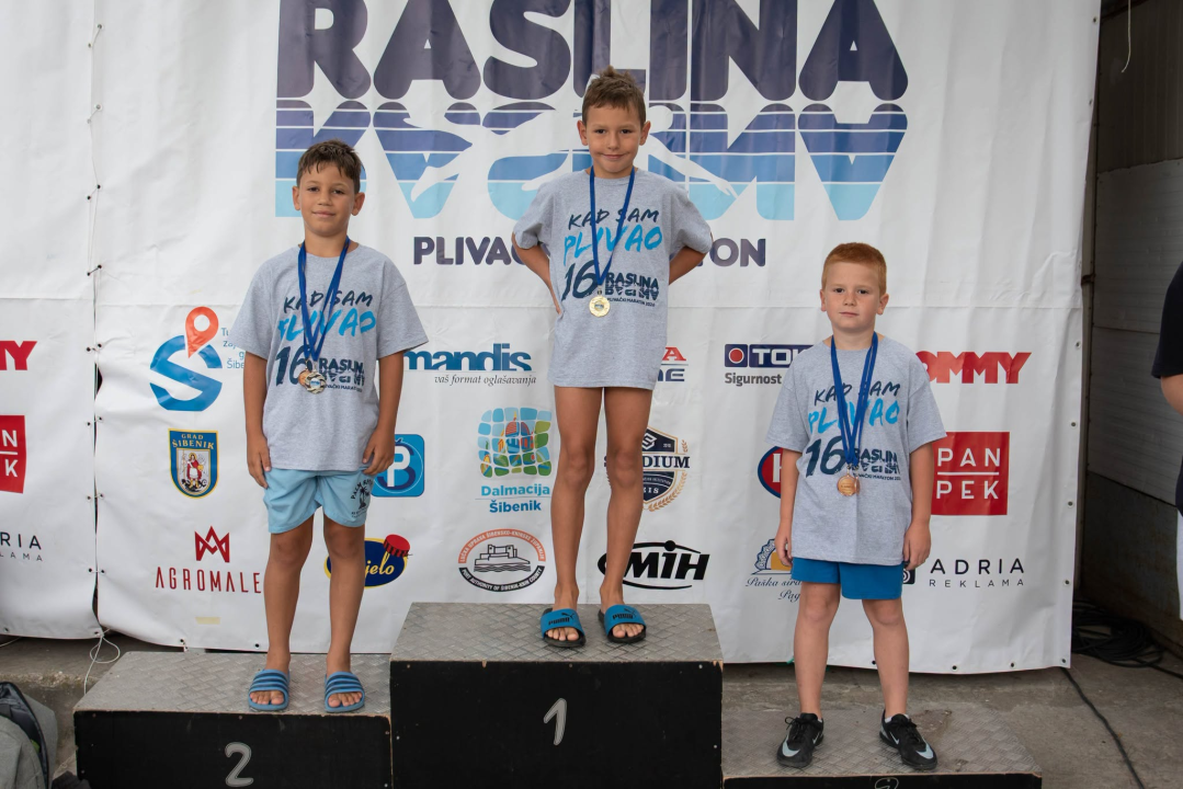 FOTO Rekordan broj natjecatelja na 16. Plivačkom maratonu u Raslini