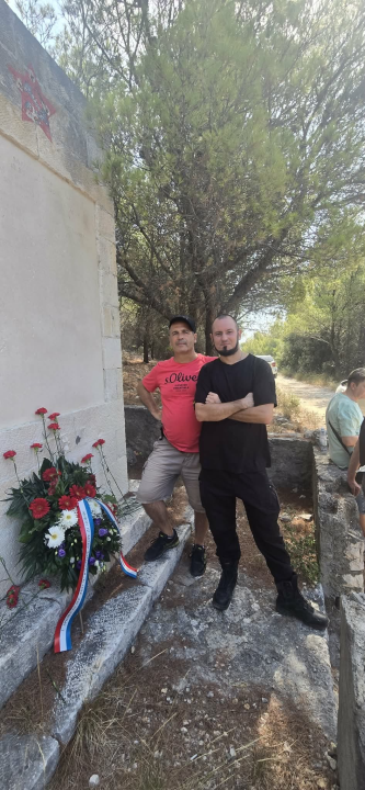 FOTO Antifašisti 'granatirali' Pisak, nitko iz lokalne vlasti na obilježavanju obljetnice osnutka Prvog šibenskog partizanskog odreda