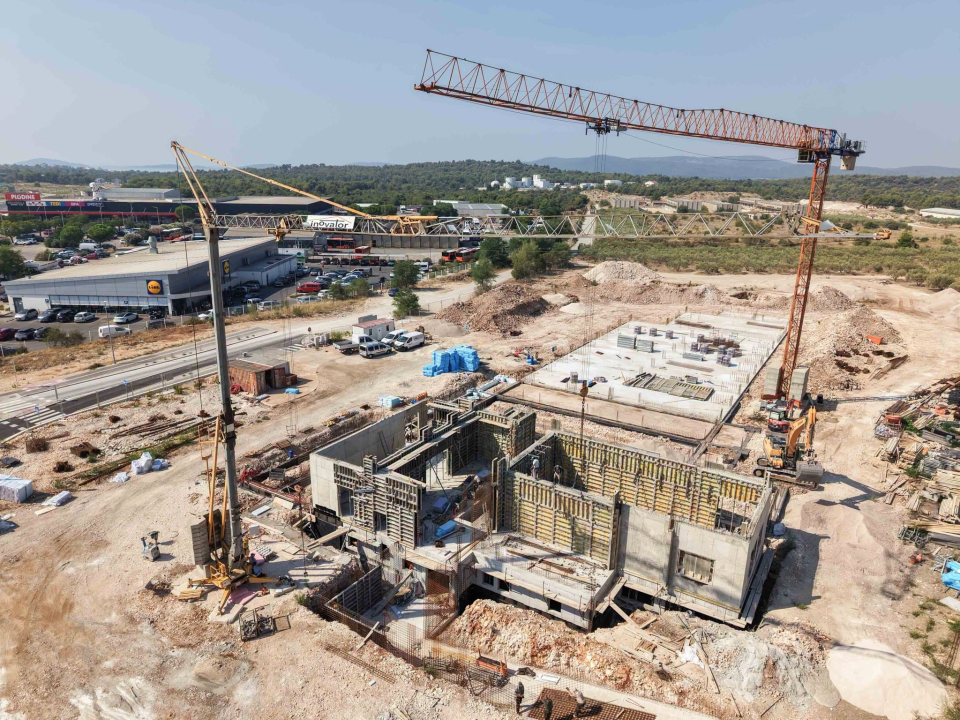 Započeli konstrukcijski radovi na novom vatrogasnom domu u bivšoj vojarni Bribirski knezovi