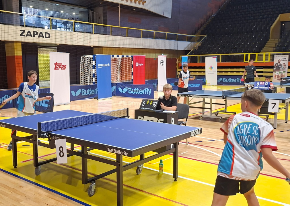FOTO Šibenska stolnotenisačica Lota Livić brončana na Sportskim igrama mladih, priznanje HOO-a za pet klupskih igračica
