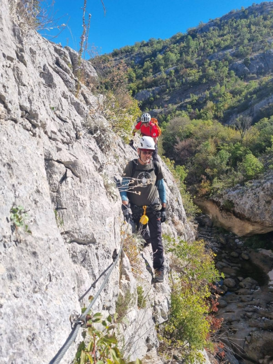 Drniški planinari savladali zahtjevan spust kanjonom Čikole