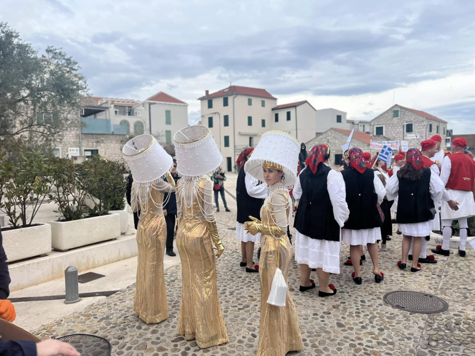 Velika povorka u Betini: Šarenilo i tradicija na jednom mjestu