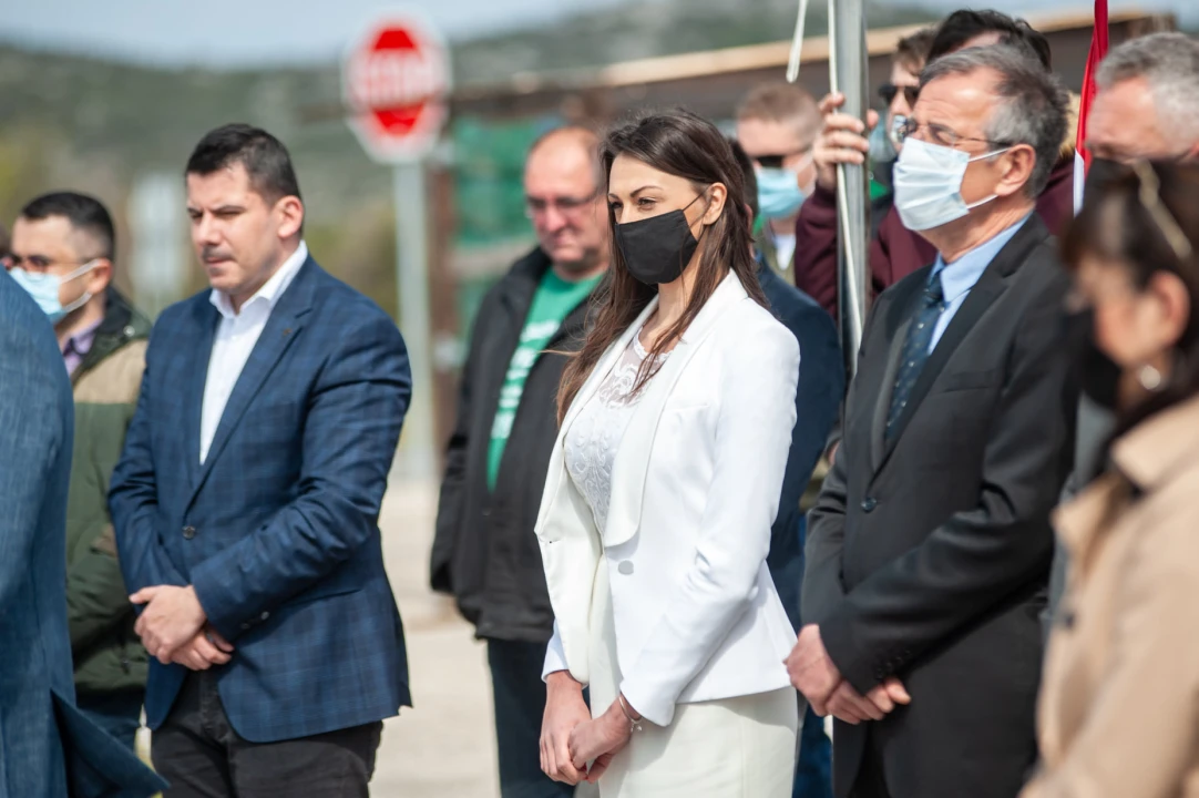 Most i Domovinski pokret na šibenskom mostu predstavili kandidate za župana i gradonačelnika  