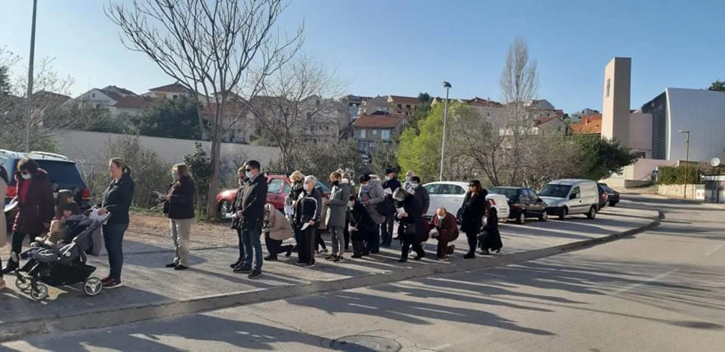 Na Vidicima održan Križni put od crkve sv. Petra do crkve sv. Mare
