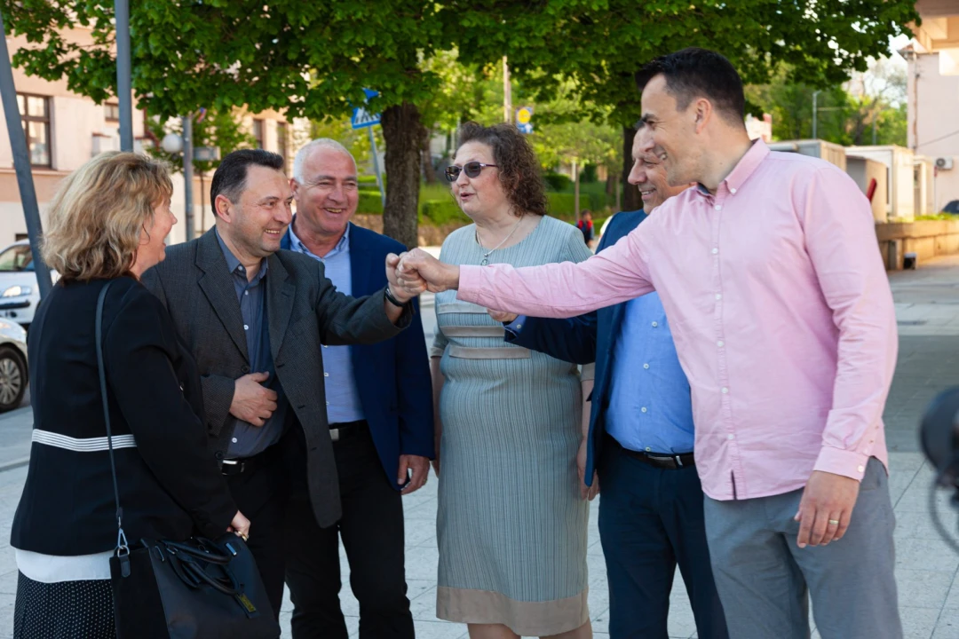 Vrh županijskog HDZ-a na druženju u Kninu: 'Idemo graditi budućnost'